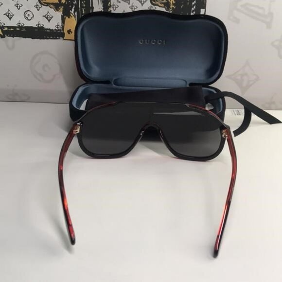 New Authentic Gucci Black Sunglasses GG1038s 001 - Picture 6 of 11